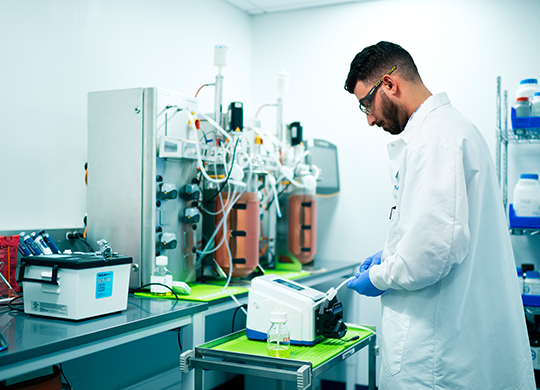 Using Masterflex® MasterSense L/S series pump cell culture lab Using Masterflex® MasterSense L/S series pump cell culture lab