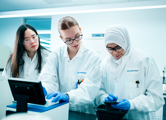 Cell and gene therapy researchers collaborate on analysis Cell and gene therapy researchers collaborate on analysis