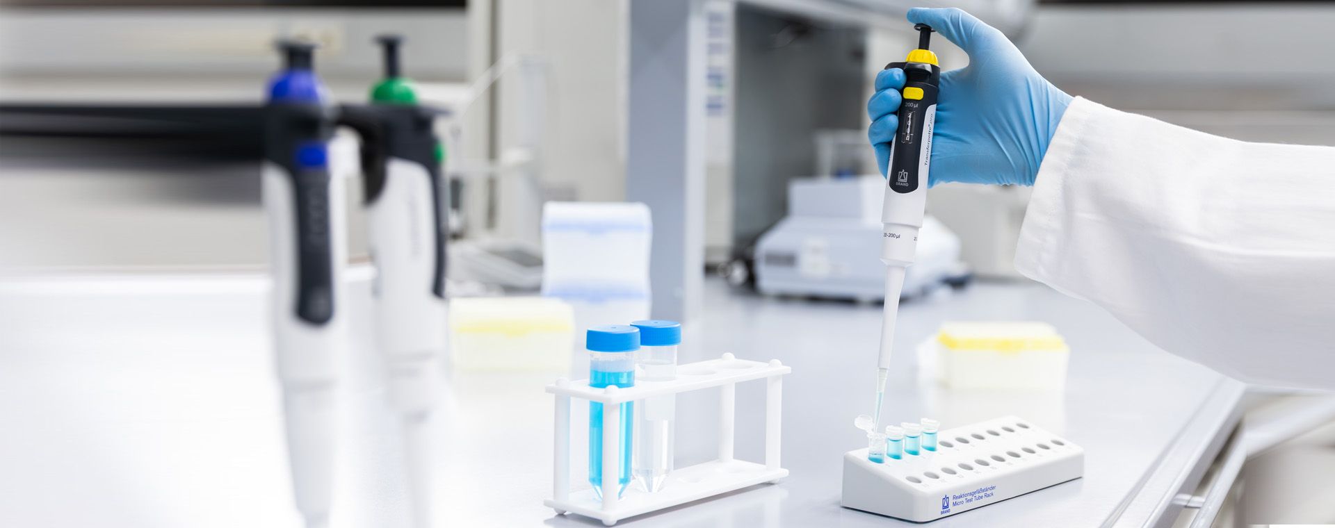 Transferpette_pro_200_applicationherobanner.jpg Transferpette_pro_200_applicationherobanner.jpg