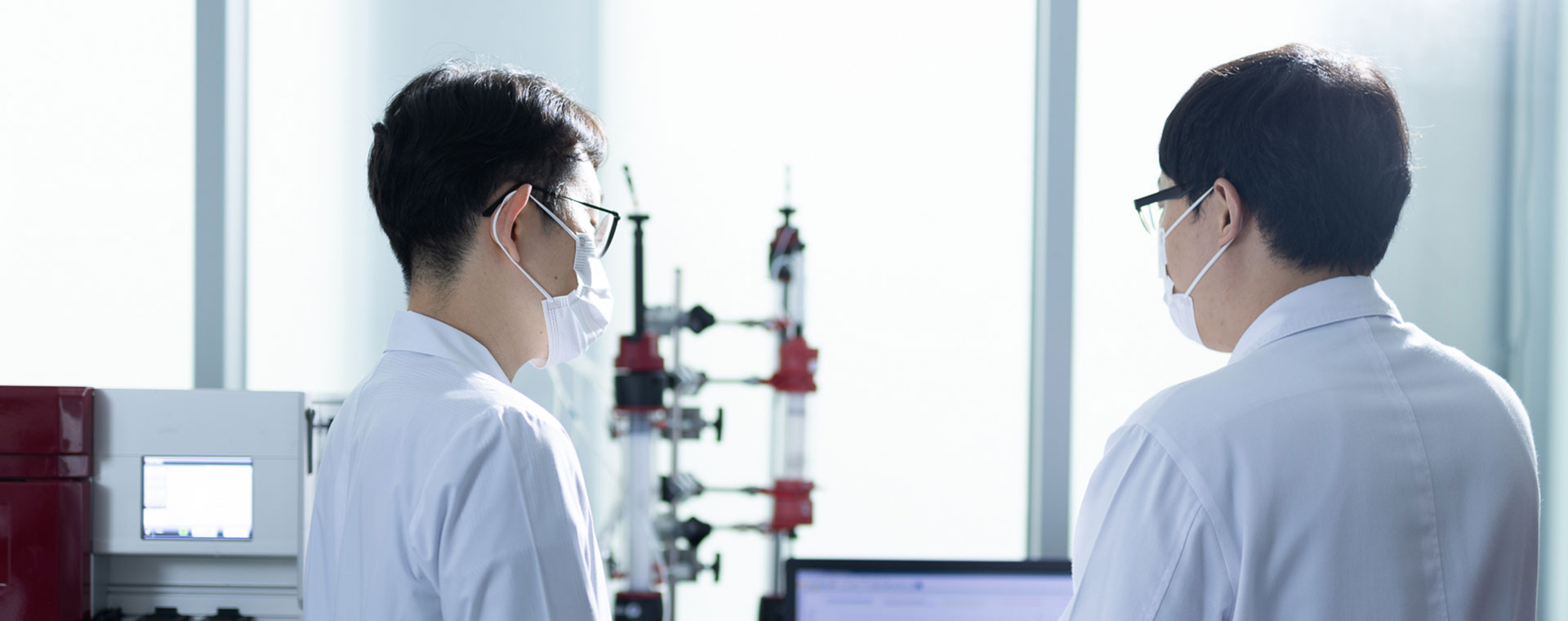 korea-innovation-center-two-scientists-1920x760.jpg korea-innovation-center-two-scientists-1920x760.jpg