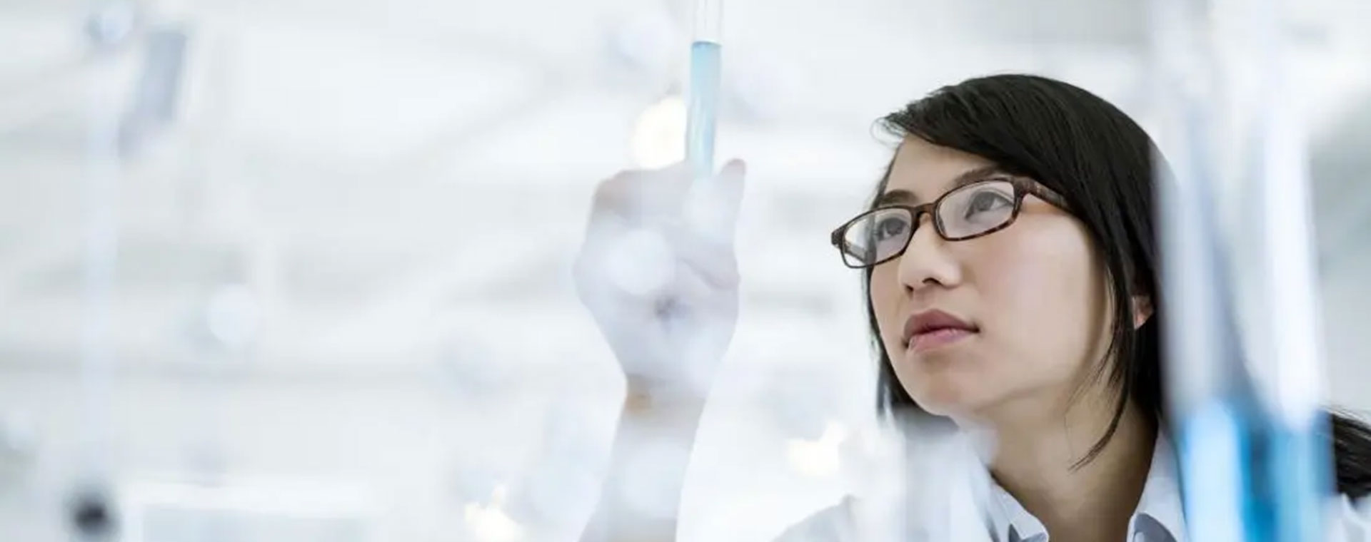 researcher-with-vial-1920x760.jpg researcher-with-vial-1920x760.jpg