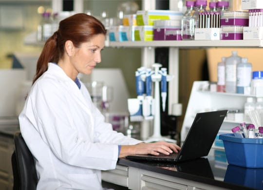 woman-at-laptop-in-lab540x390.jpg woman-at-laptop-in-lab540x390.jpg